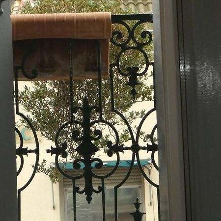 Etanit ! Beziers Plein Centre - 1Mn Du Bus, De La Gare Du Train Et Liaison Aeroport -Chambres Climatisees -Spacieuses Amenagees Pour Singles, Couple, Et Ou Familles -Parking A Velos -Consigne Екстер'єр фото