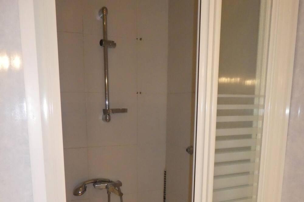 Etanit ! Beziers Plein Centre - 1Mn Du Bus, De La Gare Du Train Et Liaison Aeroport -Chambres Climatisees -Spacieuses Amenagees Pour Singles, Couple, Et Ou Familles -Parking A Velos -Consigne Екстер'єр фото