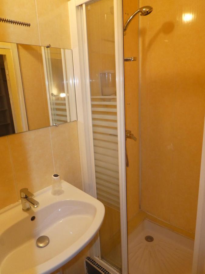 Etanit ! Beziers Plein Centre - 1Mn Du Bus, De La Gare Du Train Et Liaison Aeroport -Chambres Climatisees -Spacieuses Amenagees Pour Singles, Couple, Et Ou Familles -Parking A Velos -Consigne Екстер'єр фото